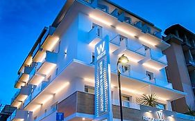 White Suite & Apartments